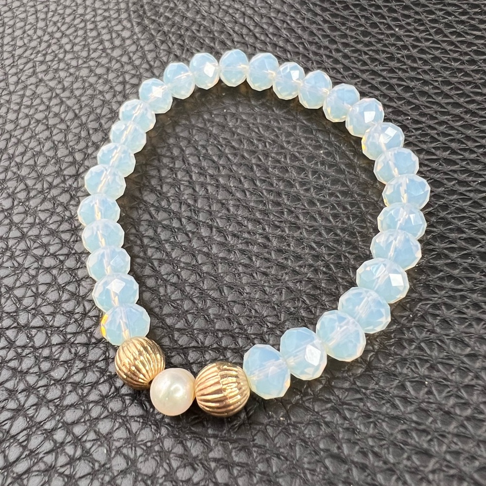 Vintage Pearlescent Faceted Glass Gold & Pearl Beaded Stretch Bracelet 7" - Picture 3 of 7